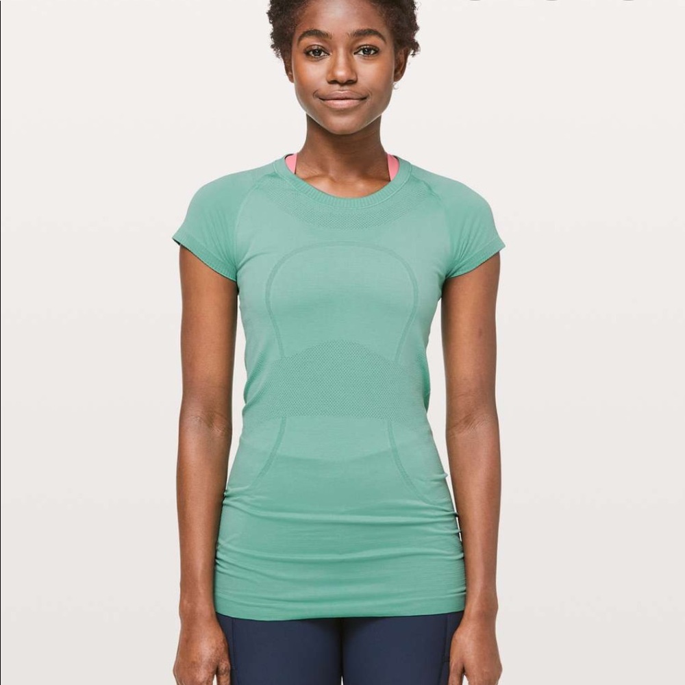 NWT LULULEMON SWIFTLY TECH CREW IN AQUA/MINT